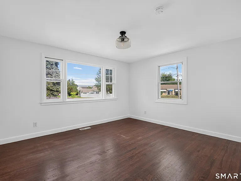 11 Stratfield Pl — Photo 21