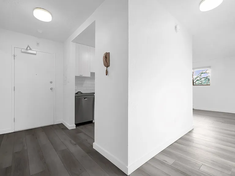 1010 McKenzie Ave #203 — Photo 20