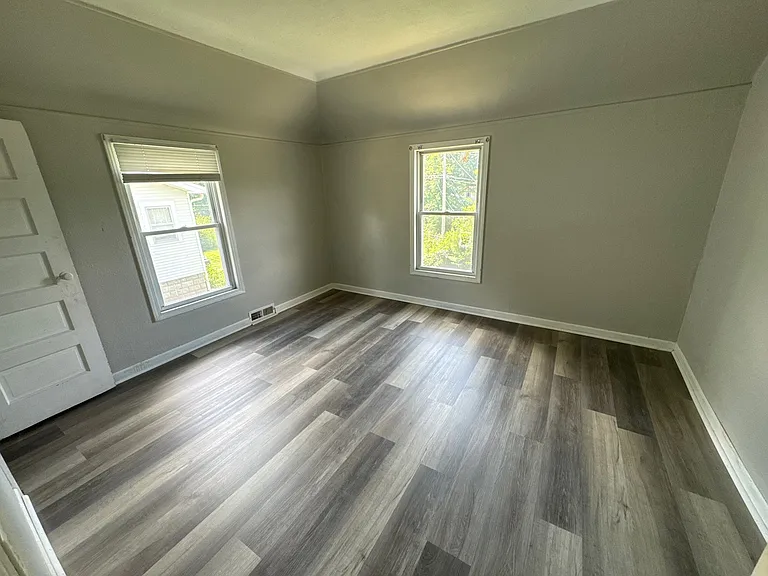6547 Bedford Ave — Photo 18