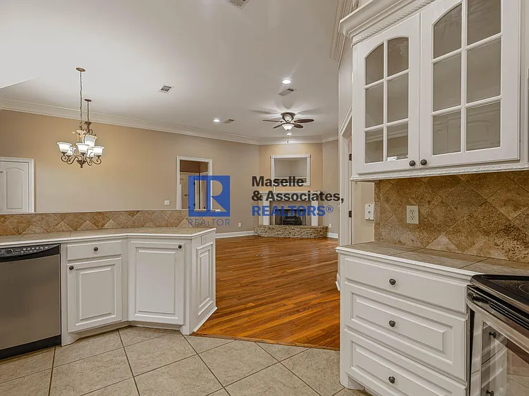 403 Evian Way — Photo 14