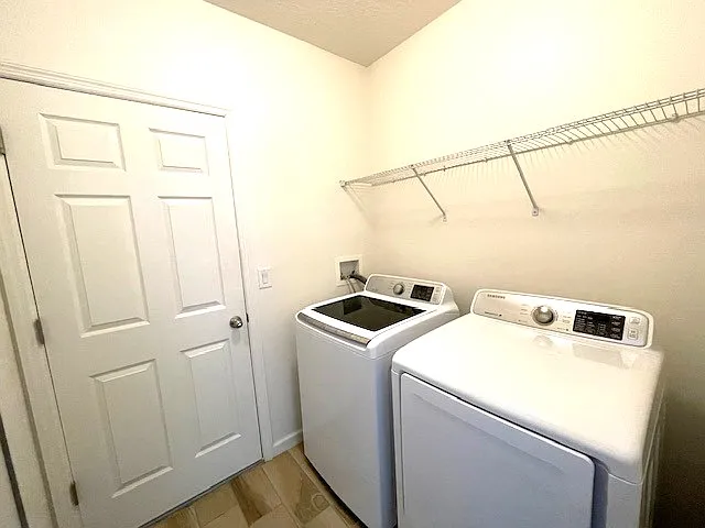 1295 Fuji Dr — Photo 29