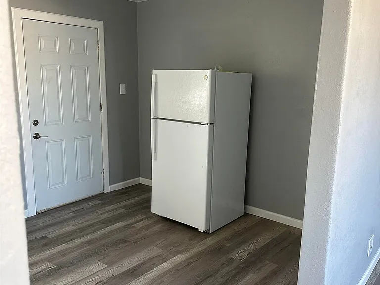 1602 W Tilden St — Photo 5