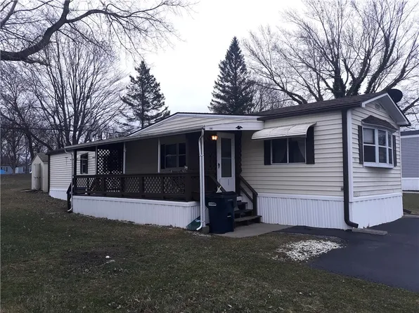 33 Harper Pkwy, Avon, NY 14414