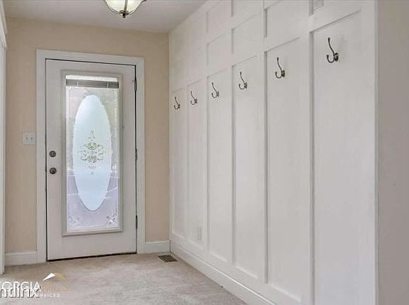4th image of 860R Hillary Ln