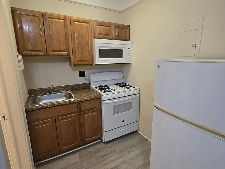 42 Kelly Pkwy — Photo 2