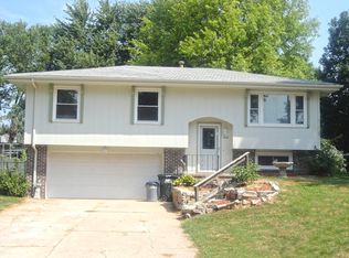 206 Acorn Cir, Gretna, NE 68028