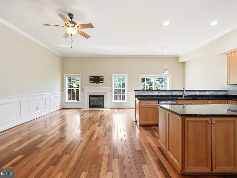 6403 Velliety Ln — Photo 13