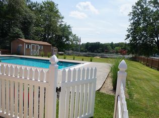 3309 N Shore Dr, Williamstown, NJ 08094
