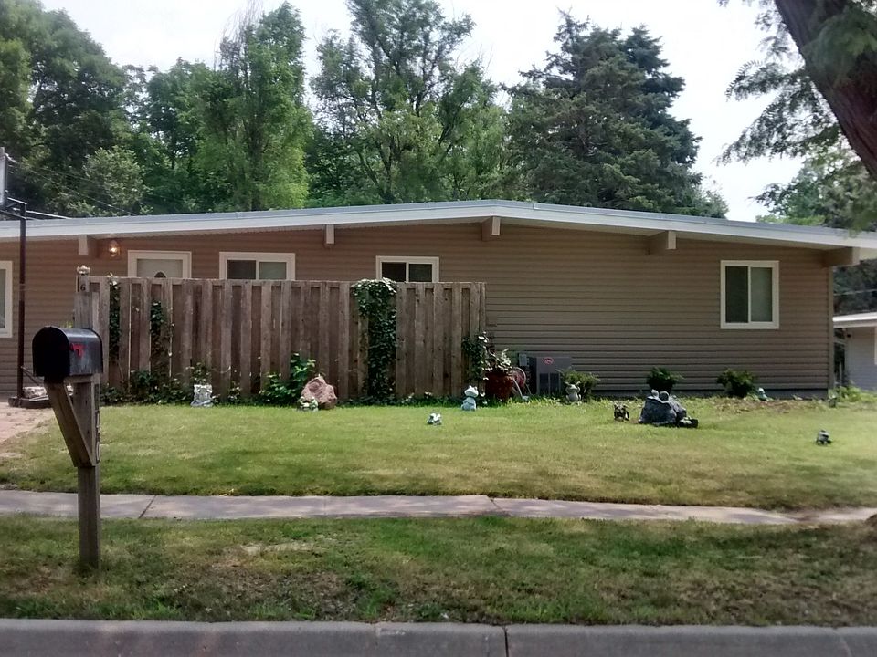 2nd image of 640 N 70th St