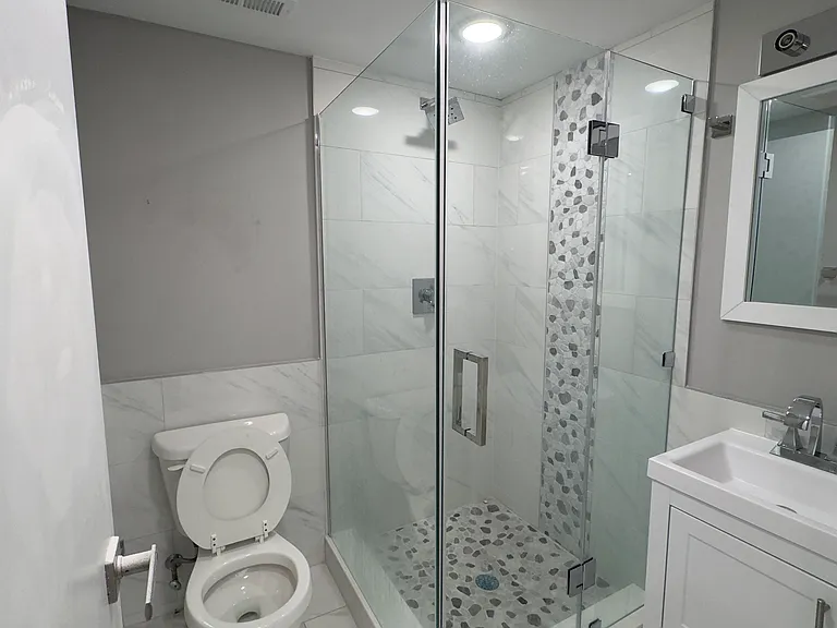 649-1 N 35th St #202A — Photo 29