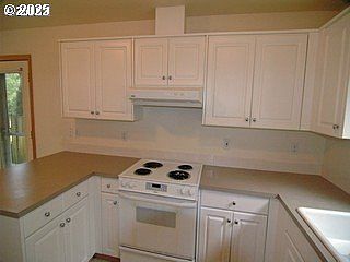 2nd image of 11934 SE Harold St