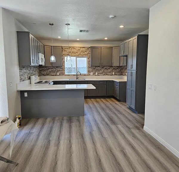 710 E Whittier Ave — Photo 3