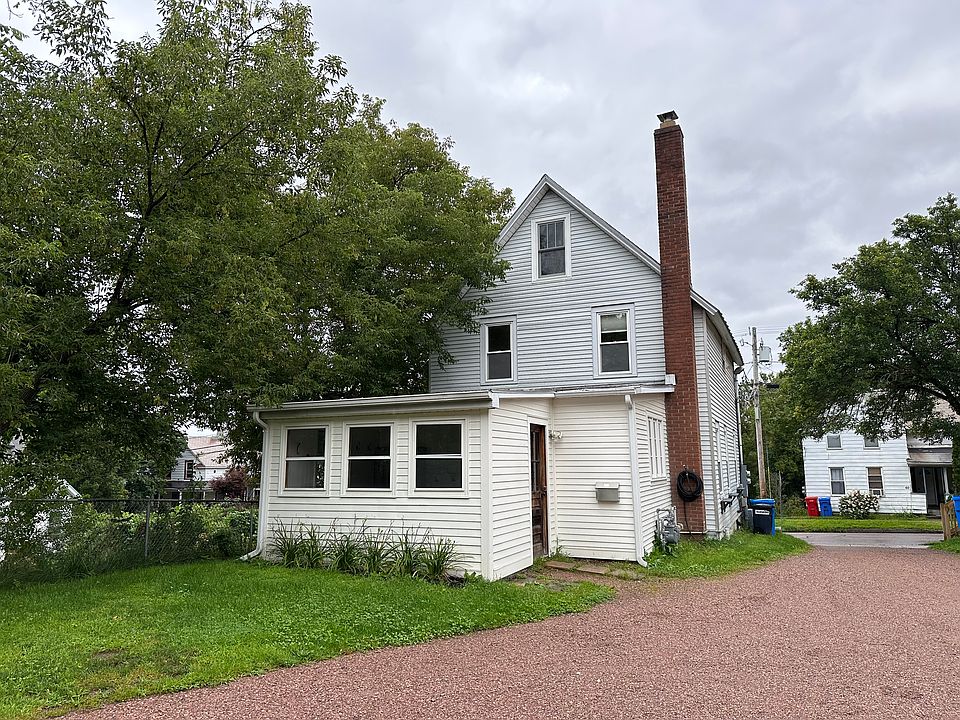 Driveway & main entrance
