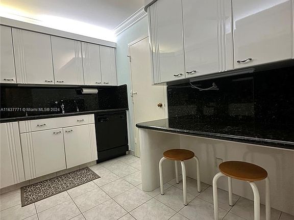 3rd image of 3800 S Ocean Dr APT 515