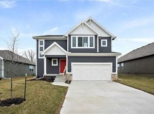 2105 SW Rutherford Dr, Lees Summit, MO 64082