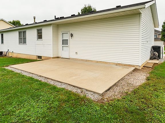 5th image of 294 Apple Ridge Dr