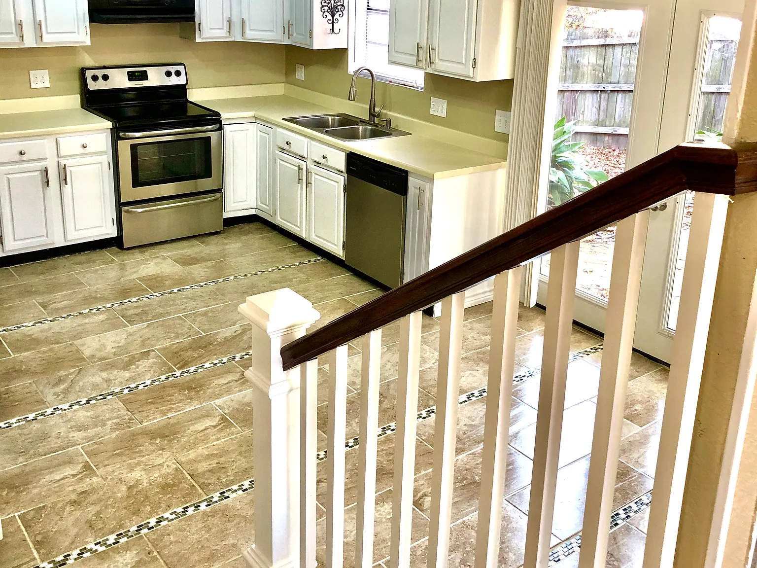 4 bed, 2000 sqft, $2,150 — Photo 4