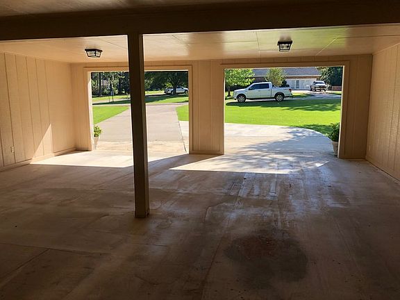 4th image of 1018 Hillshire Dr