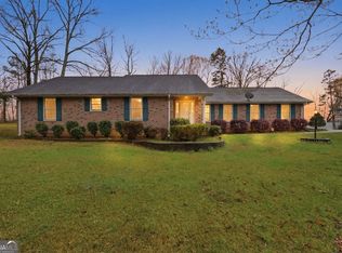 304 Beaver Brook Dr, Toccoa, GA 30577
