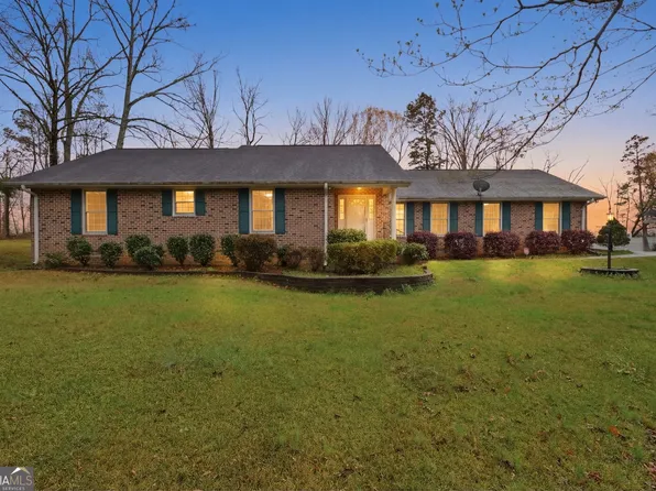 304 Beaver Brook Dr, Toccoa, GA 30577