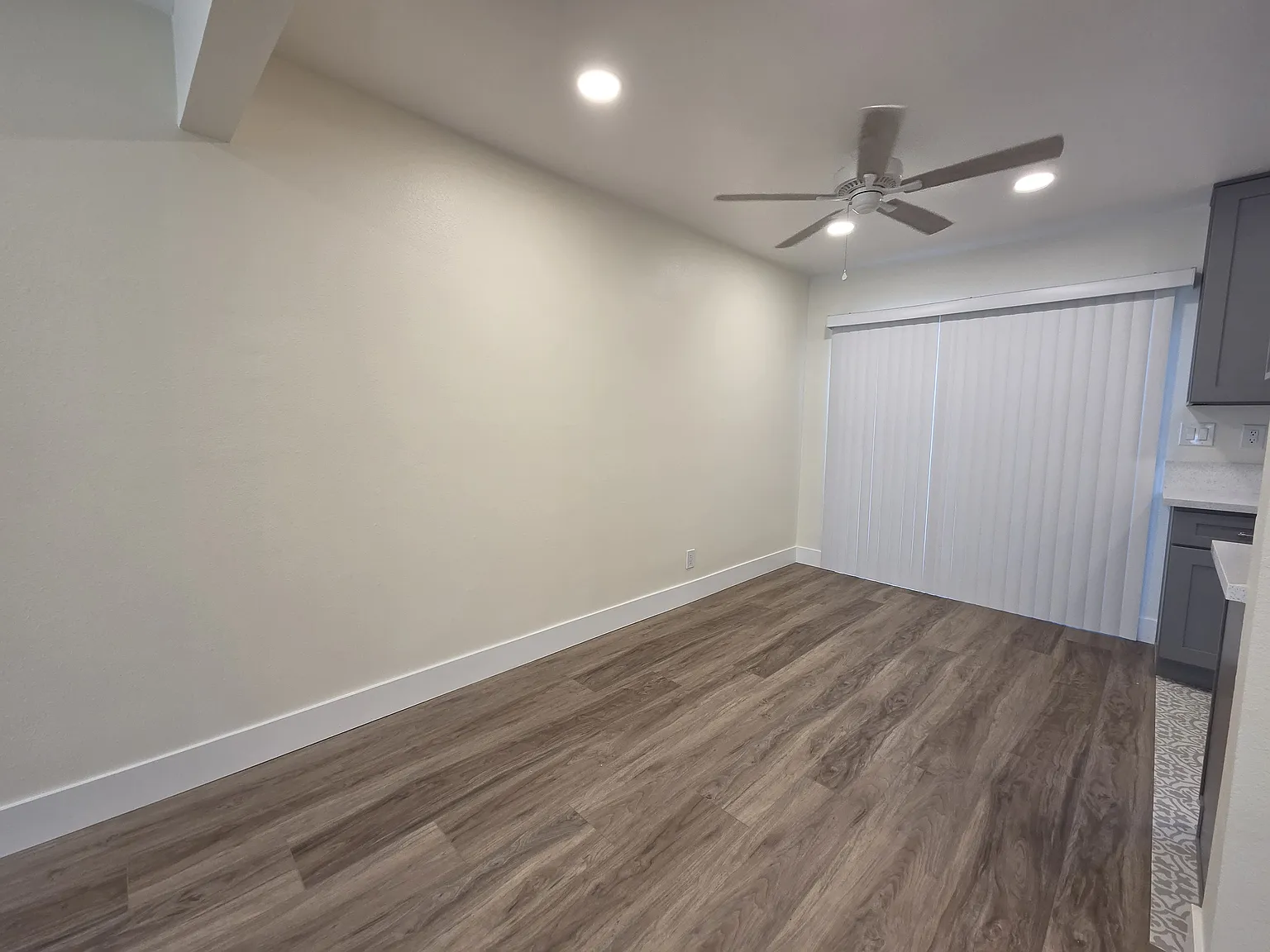2 bed, 1.5 bath, 1000 sqft, $2,100 — Photo 4