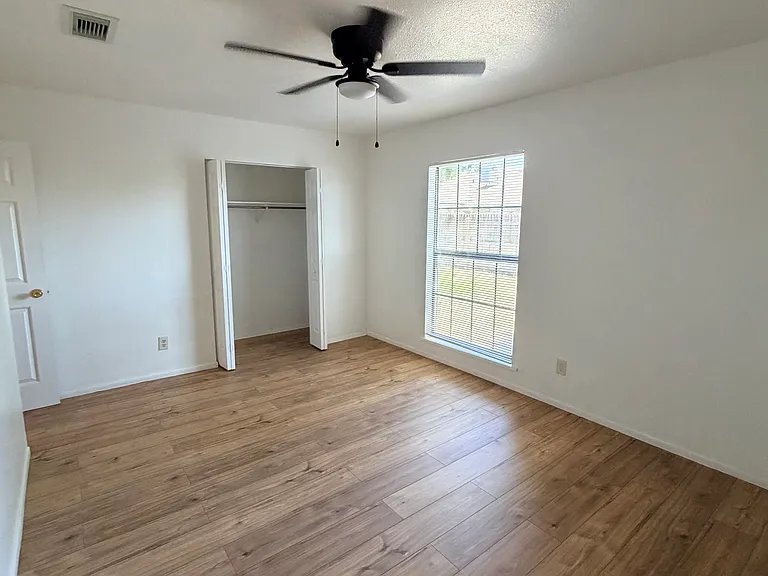 2400 N Grand Ave #B — Photo 10
