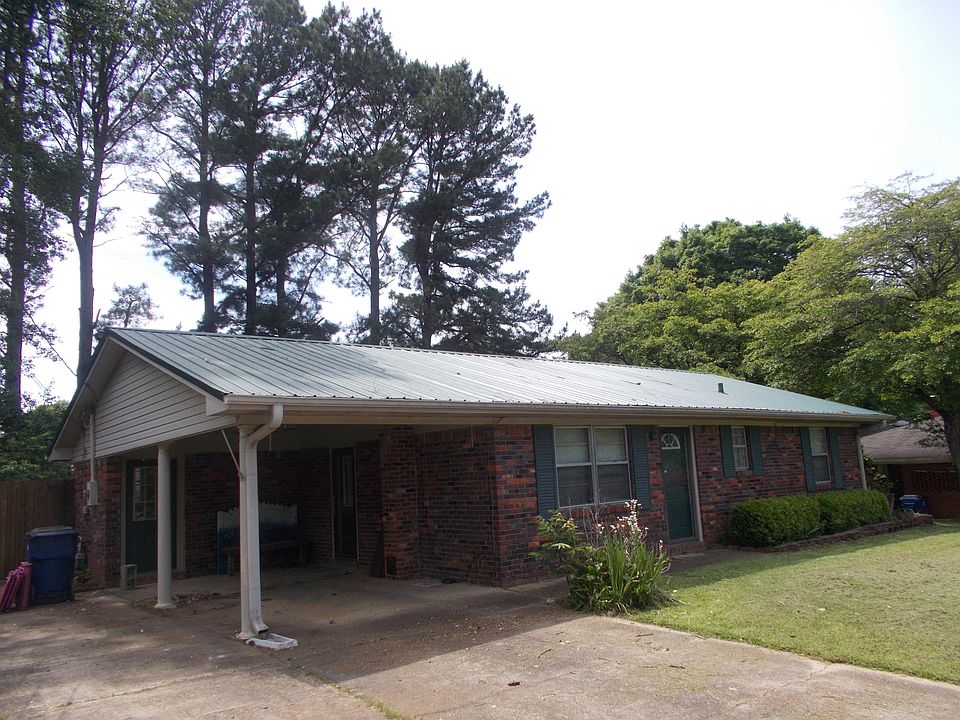 2nd image of 271 Hillcrest Dr