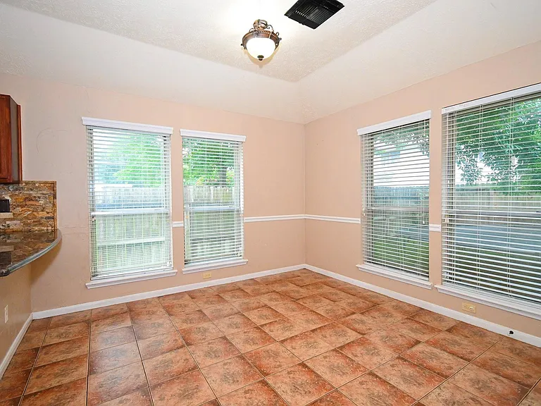 16302 Ash Point Ln — Photo 14
