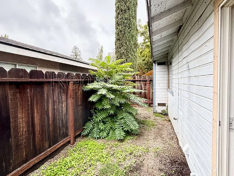 920 Vermont Ave — Photo 10