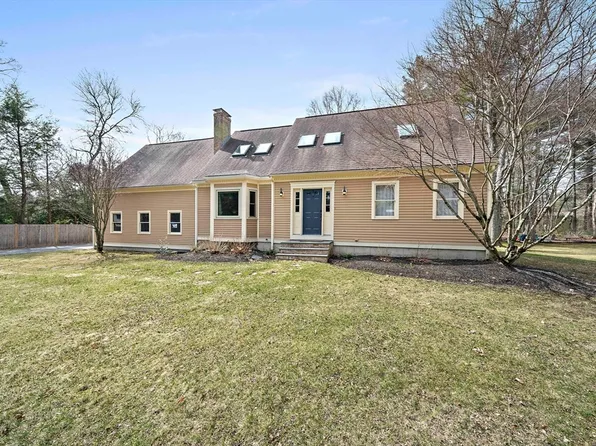 4 Gloria Dr, Mansfield, MA 02048