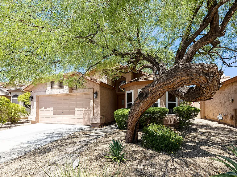 4704 E Weaver Rd — Photo 91
