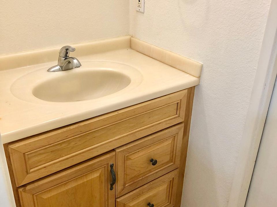 Second sink at the top floor