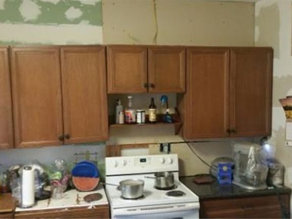 2nd image of 3166 Harrison St