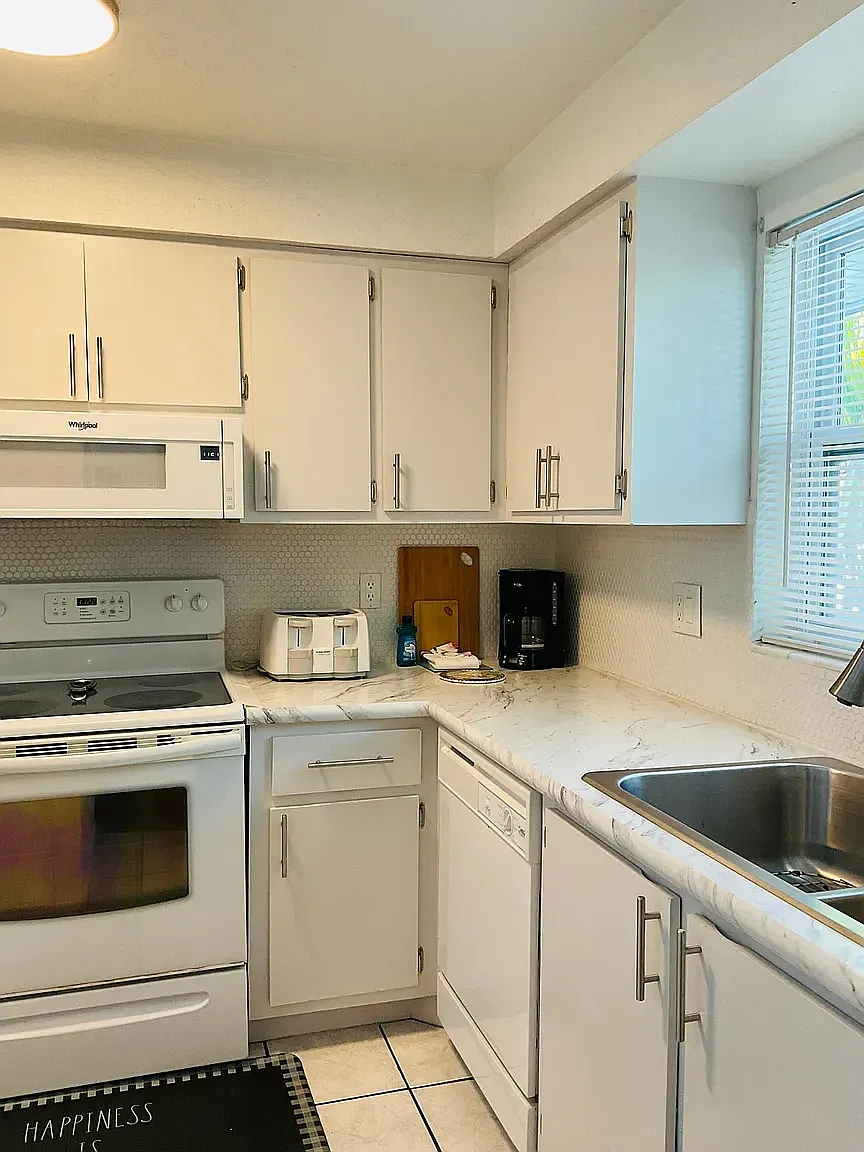1 bed, 913 sqft, $1,325 — Photo 3