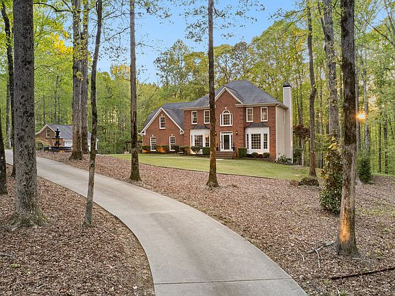 3rd image of 150 S Kite Lake Rd