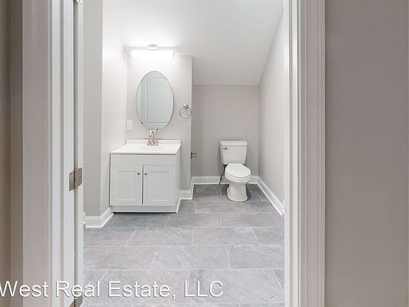 2nd image of 2555 Shelby St #2555