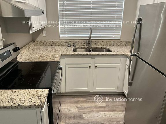 5th image of 450 Iris Rd