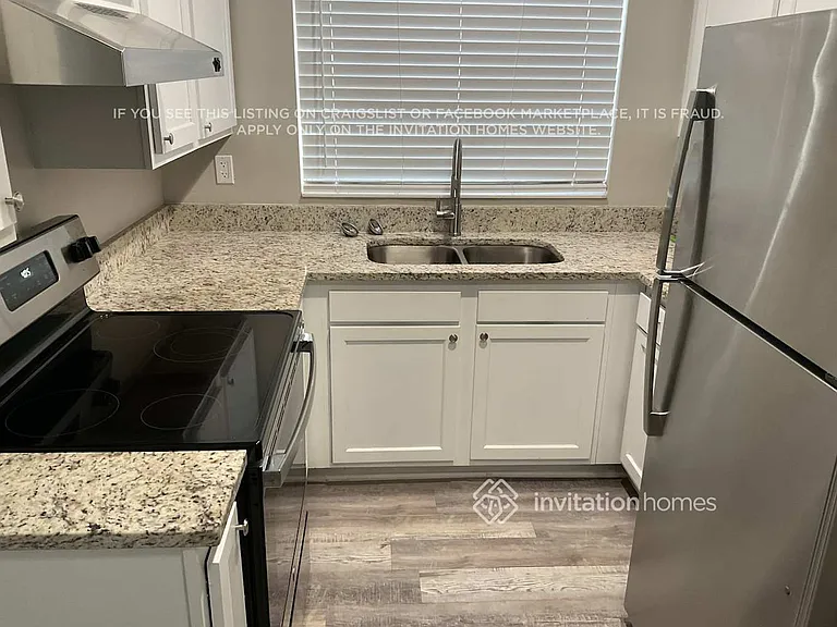 450 Iris Rd — Photo 5