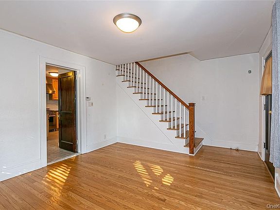4th image of 11 Potters Ct
