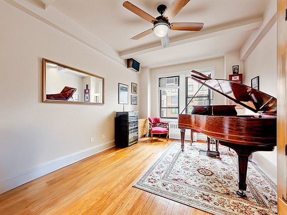 4th image of 121 W 72nd St #14AB