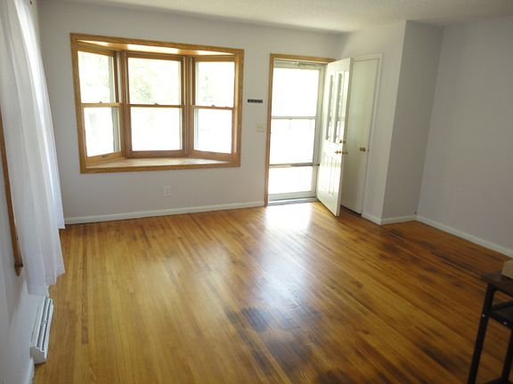 3rd image of 5824 46th Ave S