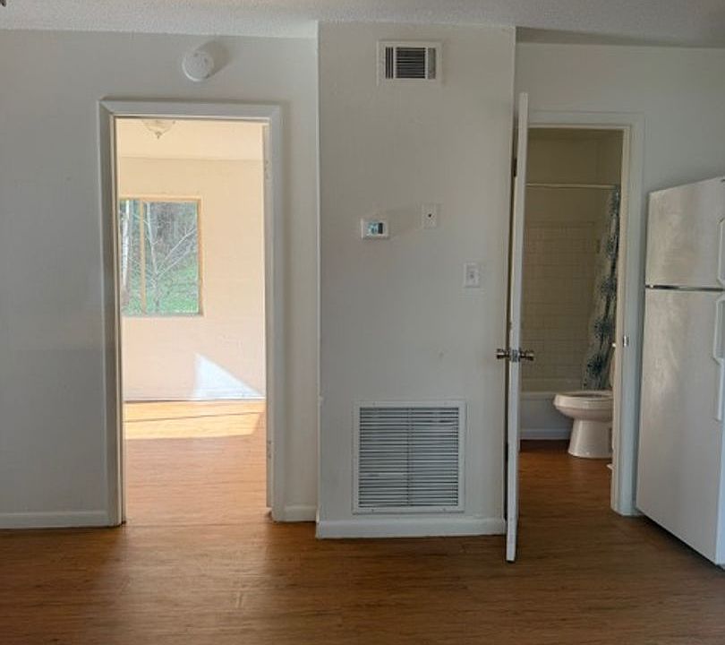 2nd image of 1719 Sunbeam Ln