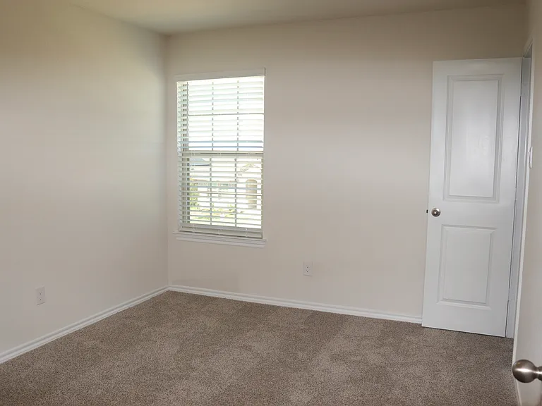 1436 Briar Hill Dr — Photo 15
