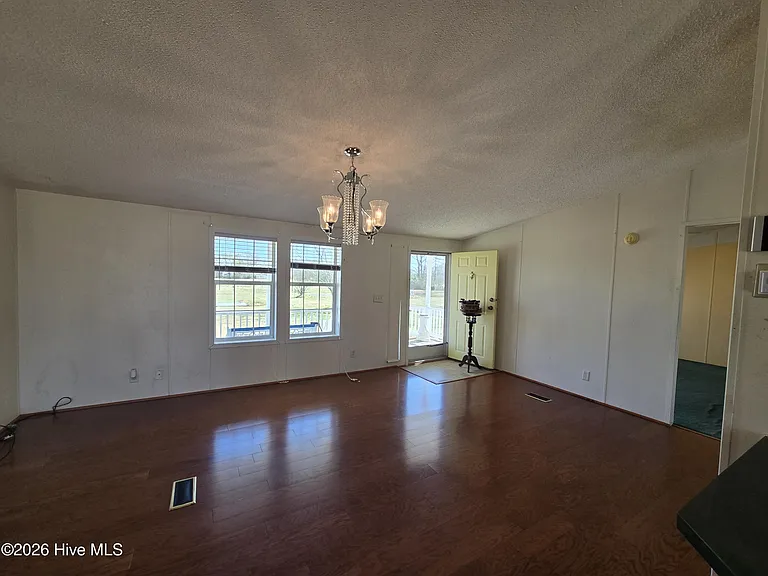 432 Woodville Rd — Photo 2