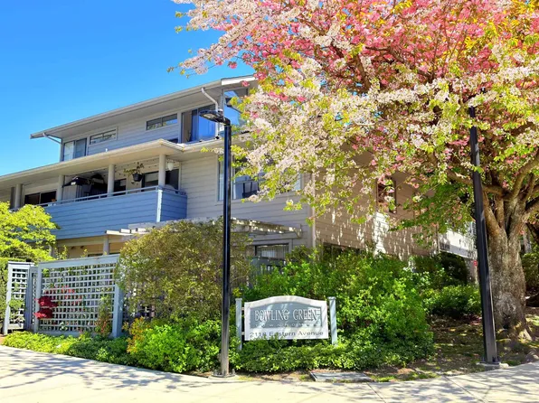 2118 Eastern Ave #10, North Vancouver, BC V7L 3G3