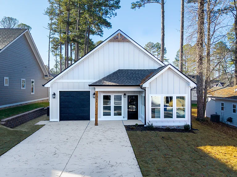 1221 Parkstone Dr NW — Photo 34