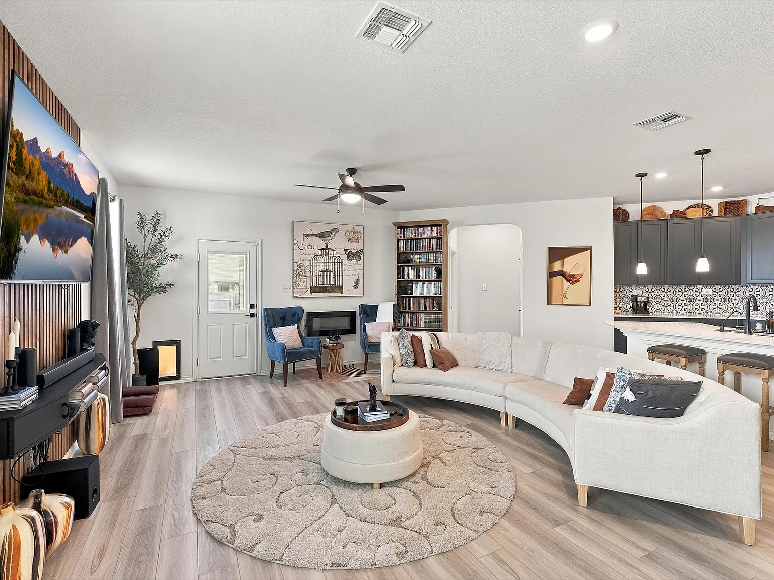 3 bed, 1548 sqft, $1,695 — Photo 3
