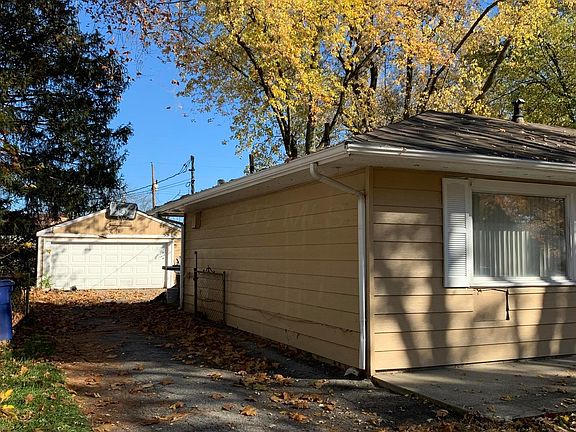 3rd image of 1612 Huxley Dr