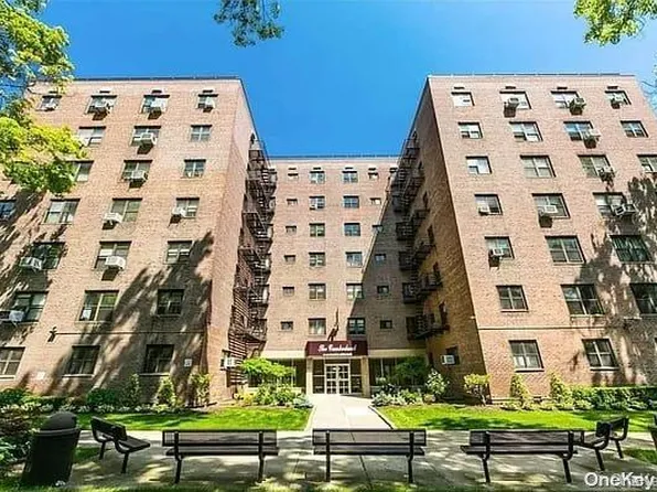 87-40 Francis Lewis Boulevard #B67, Queens Village, NY 11427