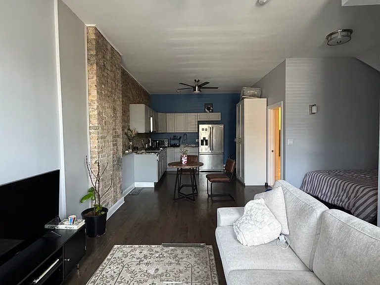 731 W Ohio St #1 — Photo 10